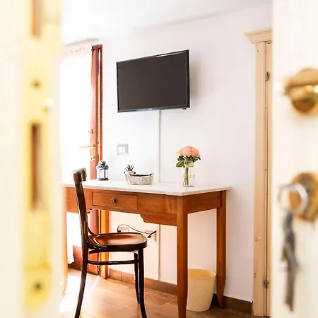 La Torre Del Pozzo Guest house *